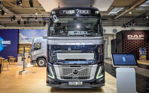 2024 معرض IAA: ملك الديزل وقمرة المعيشة، تقدم الشاحنات الكهربائية، تحليل شاحنات فولفو المعروضة