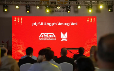 تم تسليم الدفعة الأولى من 100 شاحنة بيك أب من طراز جيانغلينغ داوداو و50 حافلة من طراز جينما إلى العراق
