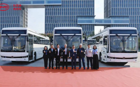 تم إنزال الدفعة الأولى من طلبية 120 حافلة كهربائية من شركة BYD لجنوب أفريقيا!
