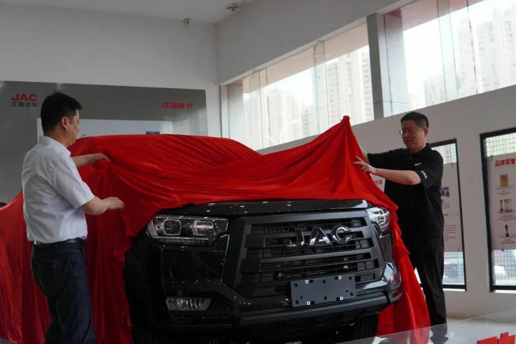 ​​معيار جديد للشاحنات التجارية: JAC T8 Jin Qing Edition يطلق بتحديثات ديزل جديدة​​