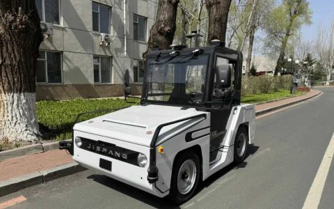 ​​اختراق كبير! شركة FAW Jiefang تحقق قفزة نوعية في تقنيات القيادة الذاتية​​