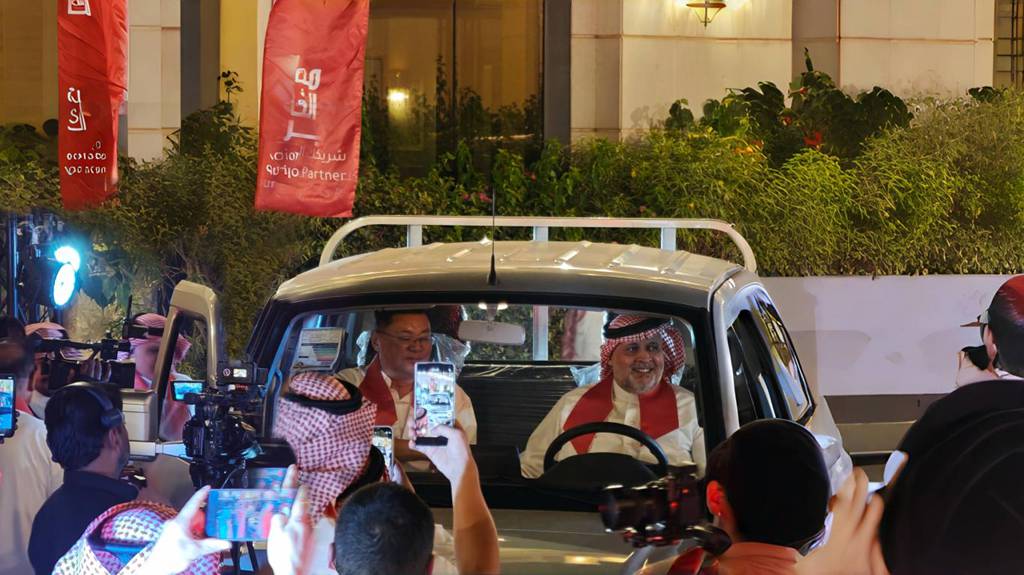 ​​أسود النفط يواجهون وحش الديزل: "فيكتوري أوتو" تكشف النقاب عن "الجمل" السعودي عالميًا​​