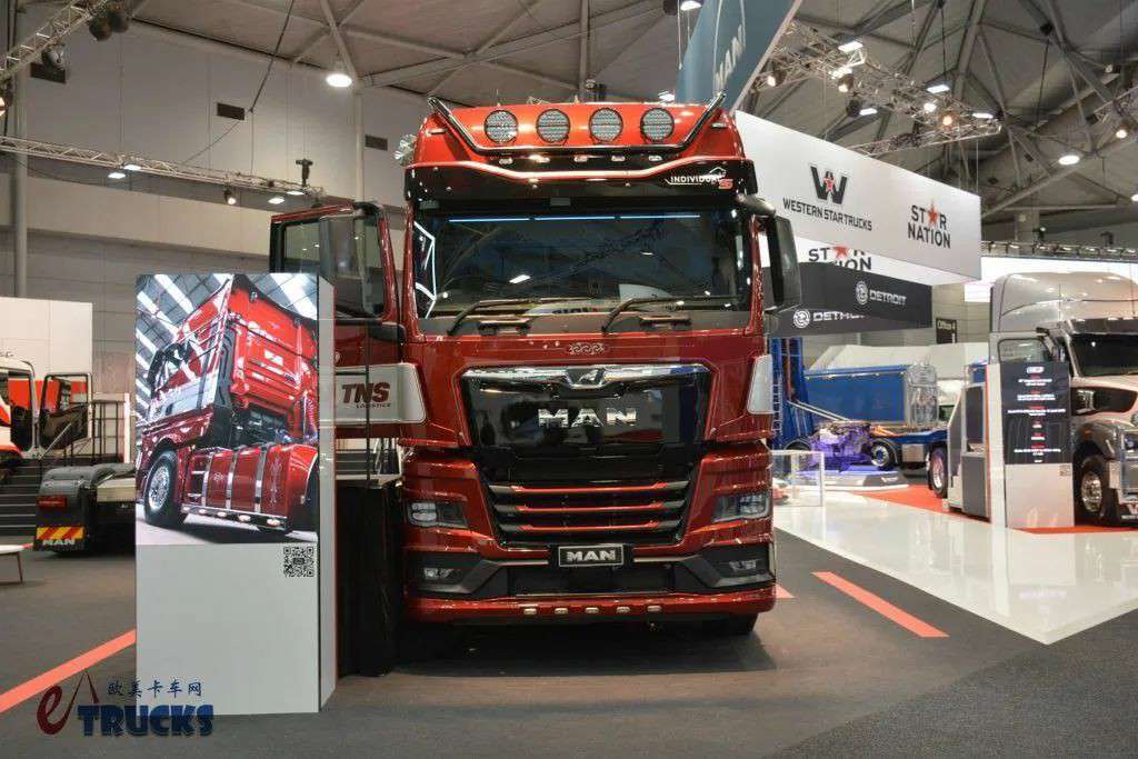 جولة في معرض Brisbane للشاحنات 2025 · الإصدار الأوروبي: الجيل الجديد من Tatra Phoenix وشاحنات IVECO ثنائية القيادة تُظهر