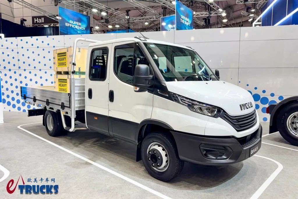 جولة في معرض Brisbane للشاحنات 2025 · الإصدار الأوروبي: الجيل الجديد من Tatra Phoenix وشاحنات IVECO ثنائية القيادة تُظهر