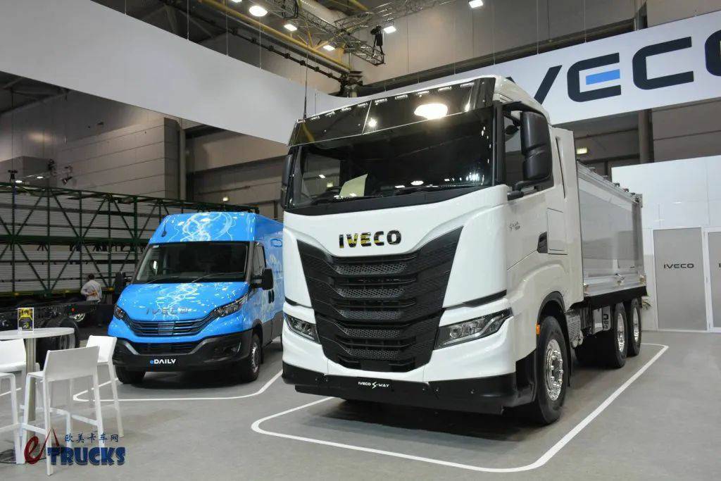 جولة في معرض Brisbane للشاحنات 2025 · الإصدار الأوروبي: الجيل الجديد من Tatra Phoenix وشاحنات IVECO ثنائية القيادة تُظهر