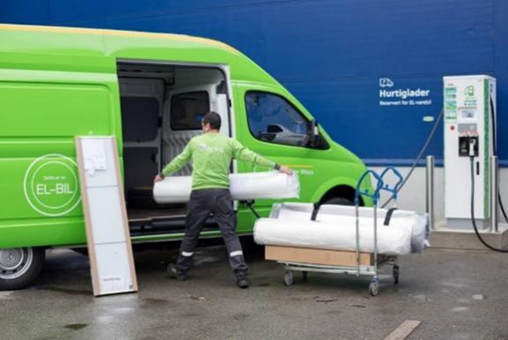 ​​عمالقة الخدمات اللوجستية العالميون يختارون "الأخضر"! SAIC MAXUS تحقق أكبر صفقة لـDHL في أوروبا وتعزز تصدير التكنولوجيا الصينية للمركبات الكهربائية​​