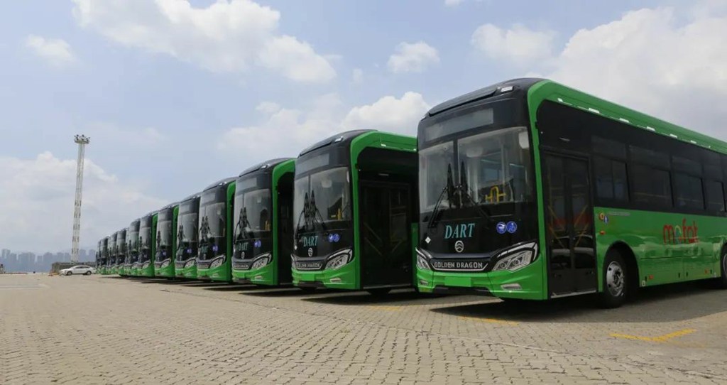​​أكبر طلبية تصدير للحافلات سريعة التردد (BRT) إلى أفريقيا هذا العام: 200 حافلة من GOLDEN DRAGON يتم تسليمها​​