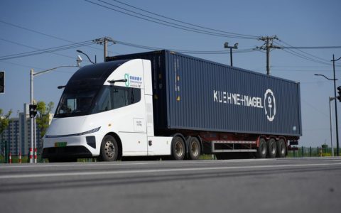 ​​خط شنغهاي-تيانجين: 1000+ كم بشحنة واحدة! شاحنة ويندروز الكهربائية تمكن Kuehne+Nagel من تحقيق نقل بانبعاثات صفرية​​