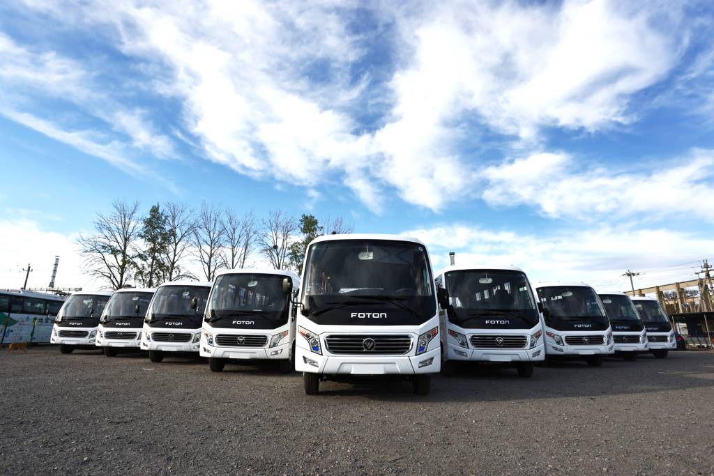 ​​تسليم "BAIC FOTON" 100 حافلة مدرسية مخصصة لعملاء كبار في الشرق الأوسط دعماً لاستراتيجية توطين تنقلات التعليم​​