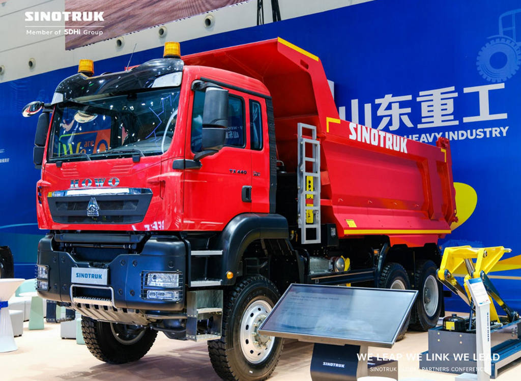 ​​سينوتروك All-Terrain Defender: حامي النقل المتخصص!​​