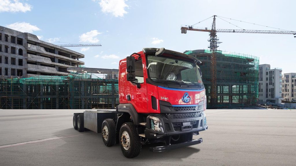 القوة والحمولة: معايير جديدة للنقل الحضري من شينغلونغ H5 8X4 EV