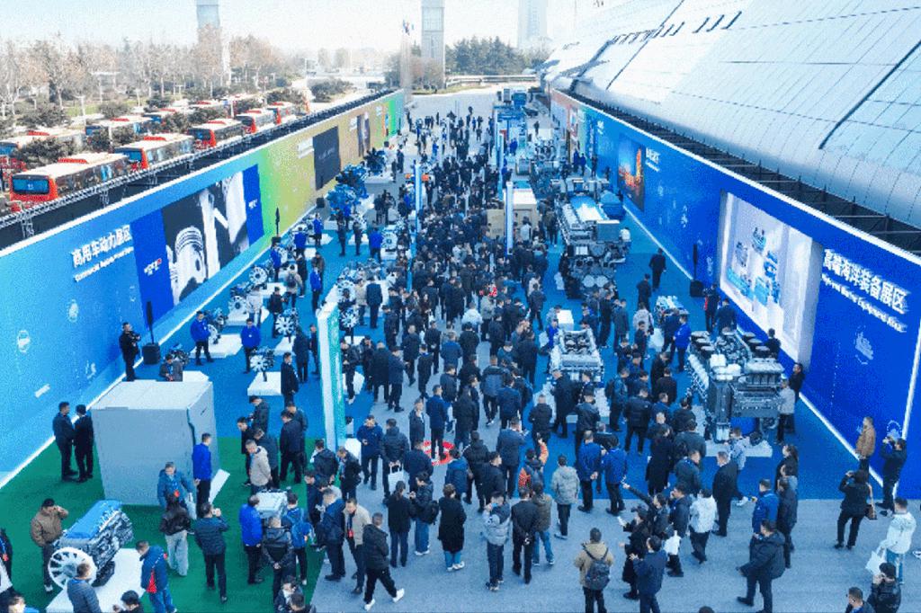 استثمار الزخم للصعود، وتركيز الجهود نحو التميز | انعقد مؤتمر أعمال مجموعة شاندونغ للصناعات الثقيلة وويتشاي 2026 بنجاح