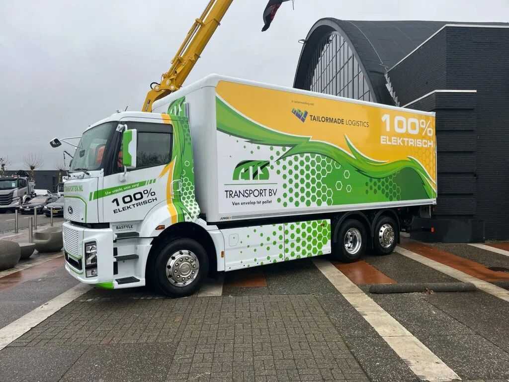 Tesla a livré ses Semi à DHL, tandis que Volvo lance un camion électrique de 14 tonnes ! Les dernières actualités du secteur des camions à l'étranger, en ligne avec les tendances du 12.8-12.14.