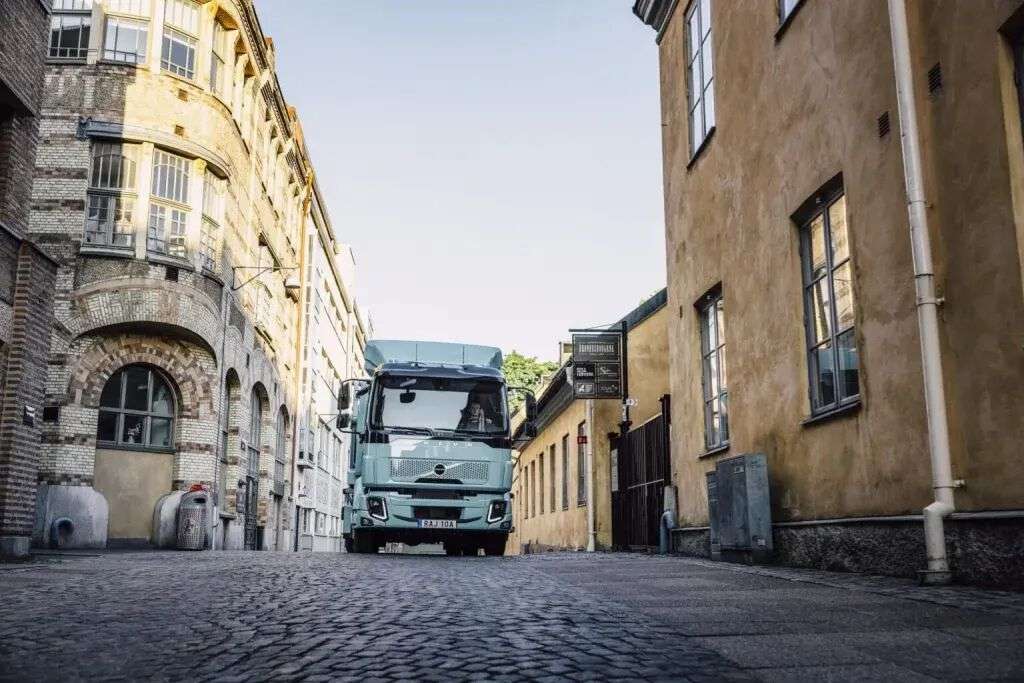 Tesla a livré ses Semi à DHL, tandis que Volvo lance un camion électrique de 14 tonnes ! Les dernières actualités du secteur des camions à l'étranger, en ligne avec les tendances du 12.8-12.14.