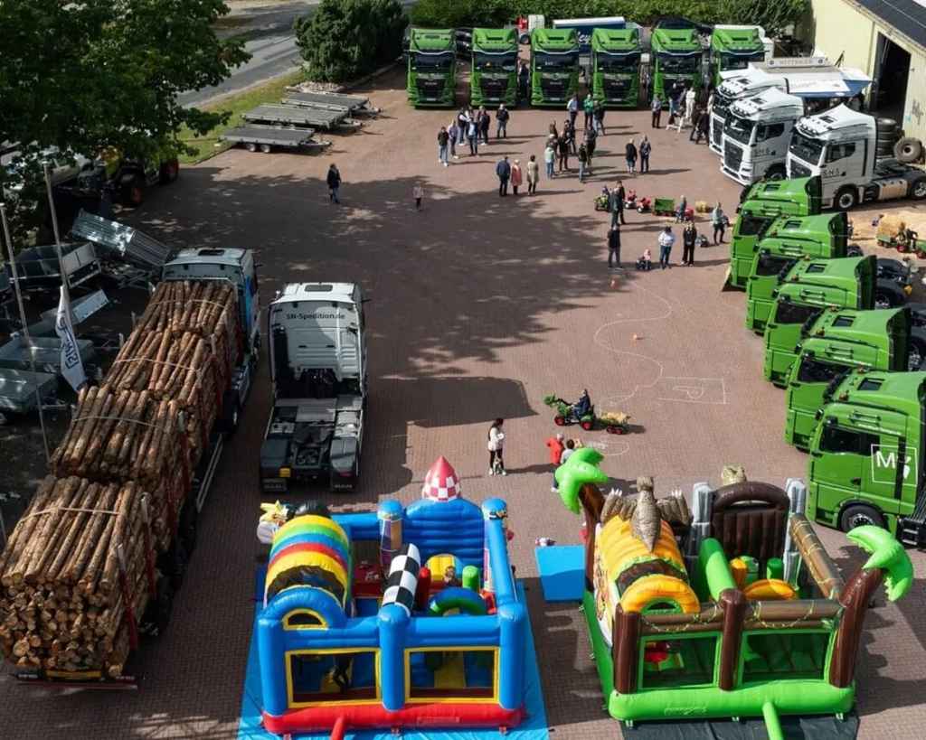 14 véhicules TGX en position ! Pour un transport agricole plus efficace.