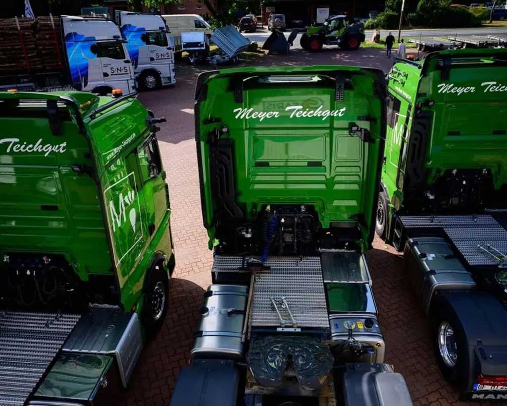 14 véhicules TGX en position ! Pour un transport agricole plus efficace.