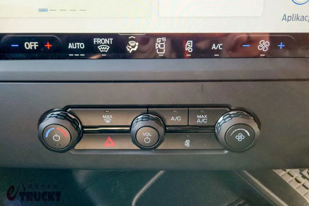 مظهره يُحيي الكلاسيكية، وديكوره داخلي يُحدث تجديدًا مهيبًا! تأتي فورد F-MAX الجديدة، ونُقدِّم لك صورًا حية لتعرف مدى قوتها!