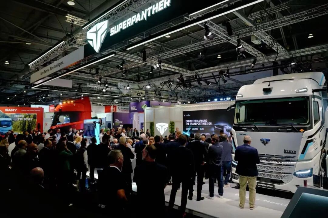 SUPERPANTHER تعلن استراتيجية الذكاء الجسدي للشاحنات الثقيلة وتعمق التعاون مع DHL