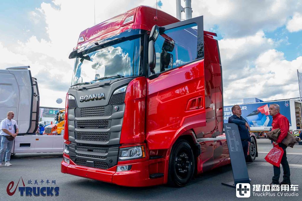 معرض IAA 2026: مقصورة أطول بـ 80 سم ومحرك V8 بقوة 770 حصاناً — جولة تفصيلية في شاحنة سكانيا LongLine