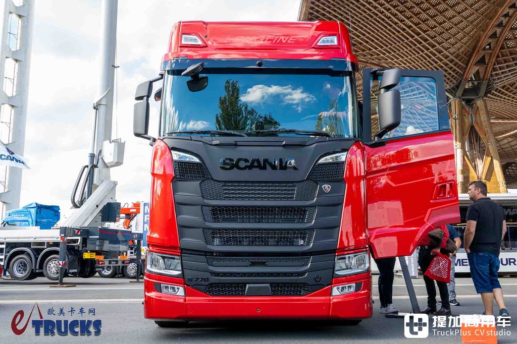 معرض IAA 2026: مقصورة أطول بـ 80 سم ومحرك V8 بقوة 770 حصاناً — جولة تفصيلية في شاحنة سكانيا LongLine
