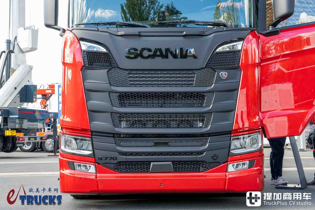 معرض IAA 2026: مقصورة أطول بـ 80 سم ومحرك V8 بقوة 770 حصاناً — جولة تفصيلية في شاحنة سكانيا LongLine