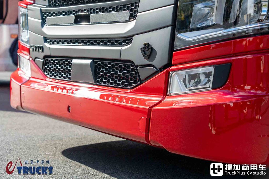 معرض IAA 2026: مقصورة أطول بـ 80 سم ومحرك V8 بقوة 770 حصاناً — جولة تفصيلية في شاحنة سكانيا LongLine