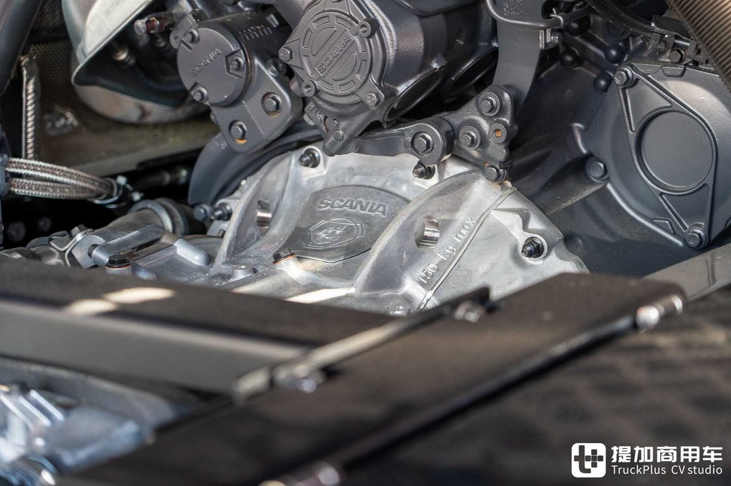 معرض IAA 2026: مقصورة أطول بـ 80 سم ومحرك V8 بقوة 770 حصاناً — جولة تفصيلية في شاحنة سكانيا LongLine