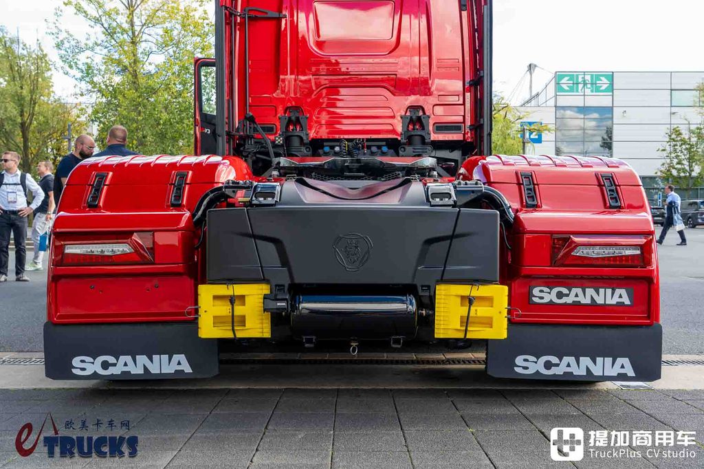 معرض IAA 2026: مقصورة أطول بـ 80 سم ومحرك V8 بقوة 770 حصاناً — جولة تفصيلية في شاحنة سكانيا LongLine