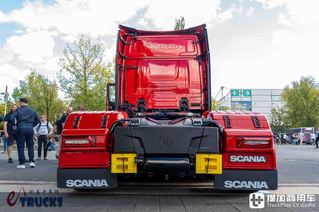 معرض IAA 2026: مقصورة أطول بـ 80 سم ومحرك V8 بقوة 770 حصاناً — جولة تفصيلية في شاحنة سكانيا LongLine