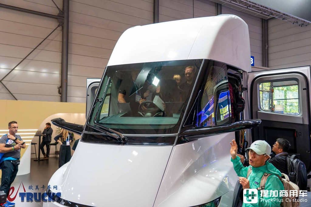 معرض IAA 2026: أحدث شاحنة كهربائية في العالم؟ في الحقيقة مليئة بالتنازلات — مراجعة تفصيلية لتيسلا Semi