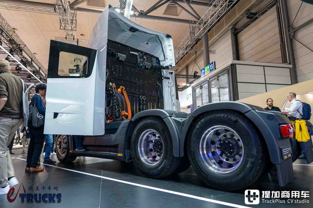 معرض IAA 2026: أحدث شاحنة كهربائية في العالم؟ في الحقيقة مليئة بالتنازلات — مراجعة تفصيلية لتيسلا Semi