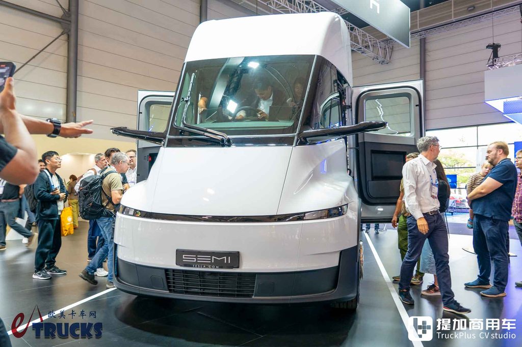 معرض IAA 2026: أحدث شاحنة كهربائية في العالم؟ في الحقيقة مليئة بالتنازلات — مراجعة تفصيلية لتيسلا Semi