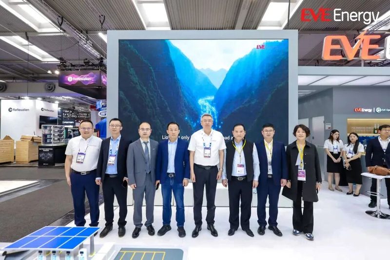 إي في إي للطاقة تكشف عن بطارية المصدر المفتوح AI Battery في معرض IAA 2026
