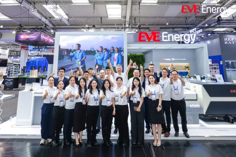 إي في إي للطاقة تكشف عن بطارية المصدر المفتوح AI Battery في معرض IAA 2026