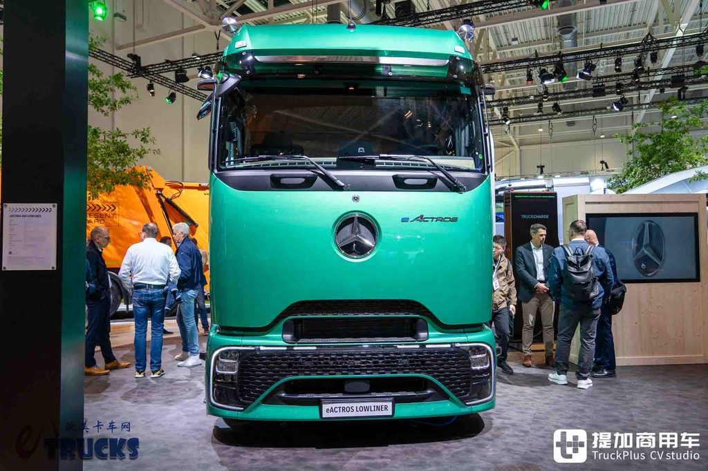 معرض IAA 2026: هل تستطيع الشاحنة الكهربائية للمسافات الطويلة اللعب بسرج منخفض؟ مراجعة تفصيلية لجرار مرسيدس بينز eActros Lowliner