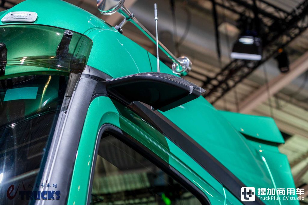معرض IAA 2026: هل تستطيع الشاحنة الكهربائية للمسافات الطويلة اللعب بسرج منخفض؟ مراجعة تفصيلية لجرار مرسيدس بينز eActros Lowliner