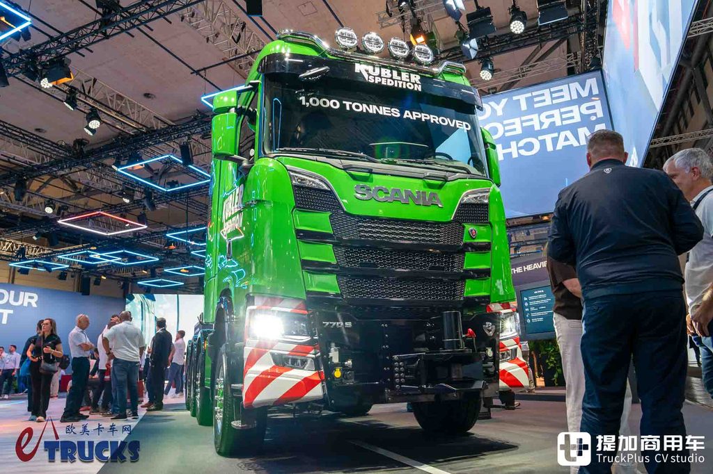 معرض IAA 2026: ملك الألف طن من سكانيا وصل! دفع 8x6 مع محرك V8 بقوة 770 حصاناً — مراجعة تفصيلية لجرار 770 S للنقل فائق الثقل