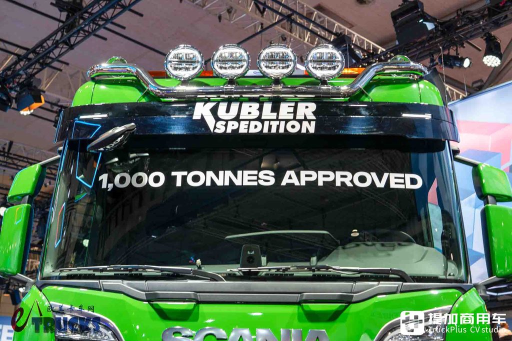 معرض IAA 2026: ملك الألف طن من سكانيا وصل! دفع 8x6 مع محرك V8 بقوة 770 حصاناً — مراجعة تفصيلية لجرار 770 S للنقل فائق الثقل