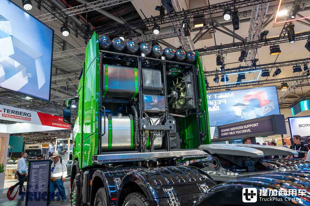 معرض IAA 2026: ملك الألف طن من سكانيا وصل! دفع 8x6 مع محرك V8 بقوة 770 حصاناً — مراجعة تفصيلية لجرار 770 S للنقل فائق الثقل