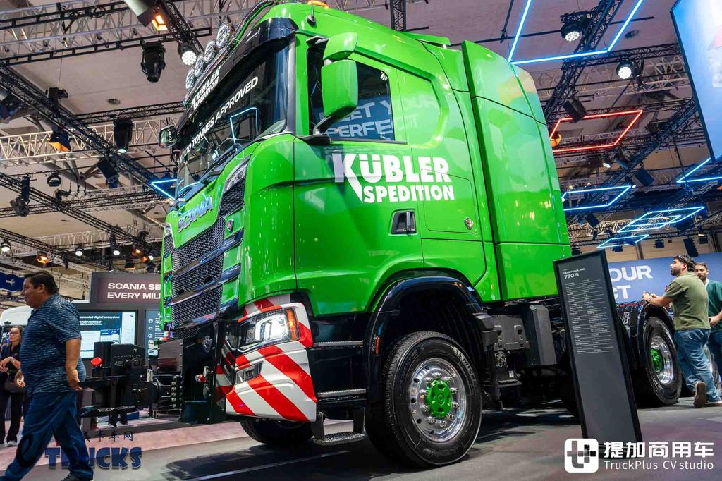 معرض IAA 2026: ملك الألف طن من سكانيا وصل! دفع 8x6 مع محرك V8 بقوة 770 حصاناً — مراجعة تفصيلية لجرار 770 S للنقل فائق الثقل