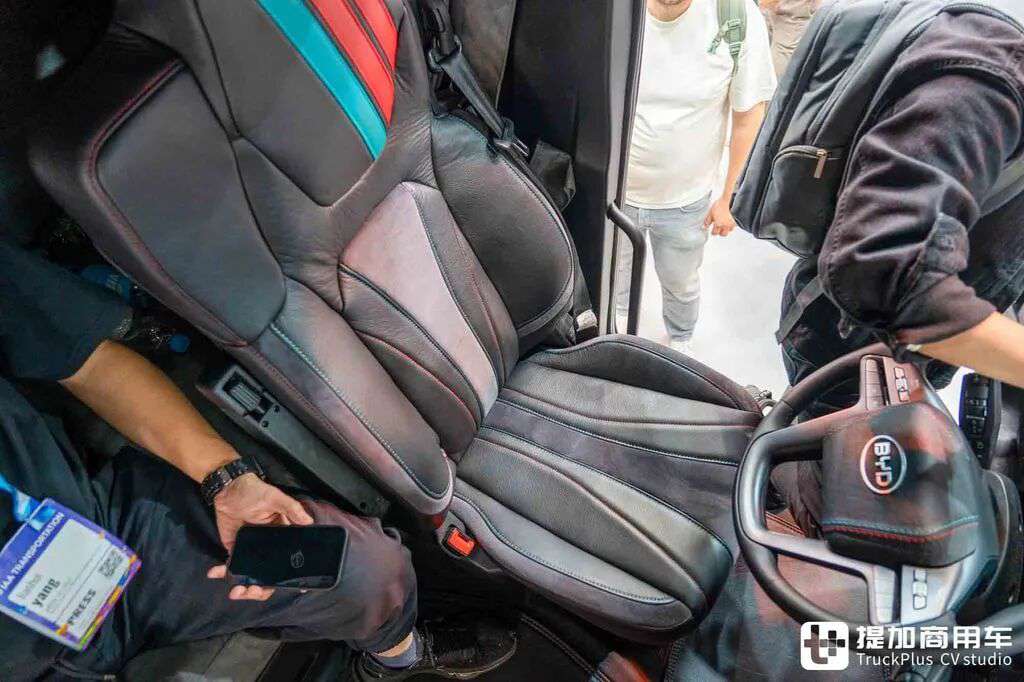 معرض IAA 2026: دفع كهربائي 1000 حصان + شحن ميغاواطي، وخمس نجوم أمان! تحليل كامل لجرار BYD ETT 44 الكهربائي النقي