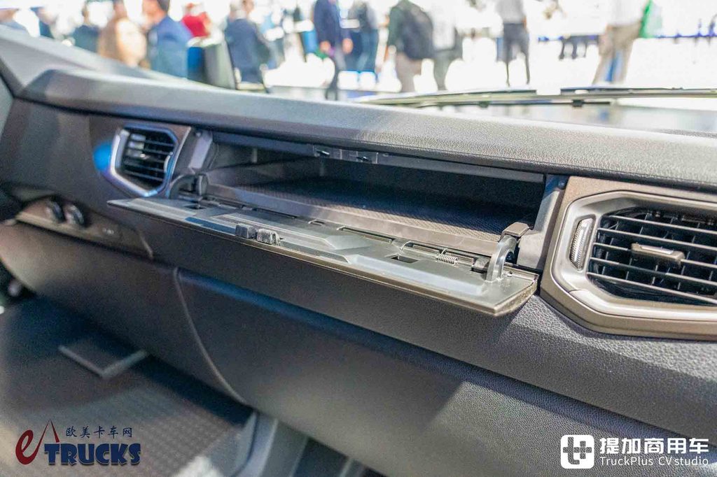 IAA 2026: سكانيا المألوفة بـ«قوام منخفض» مختلف: مراجعة تصويرية متعمقة لشاحنة 30 L الكهربائية منخفضة الدخول