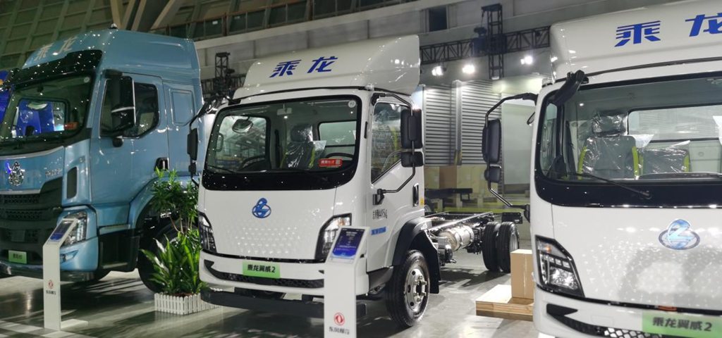 مدى 420 كم + شحن سريع 16 دقيقة: شاحنة Chenglong EV2 الكهربائية الخفيفة تقود توزيع المدن