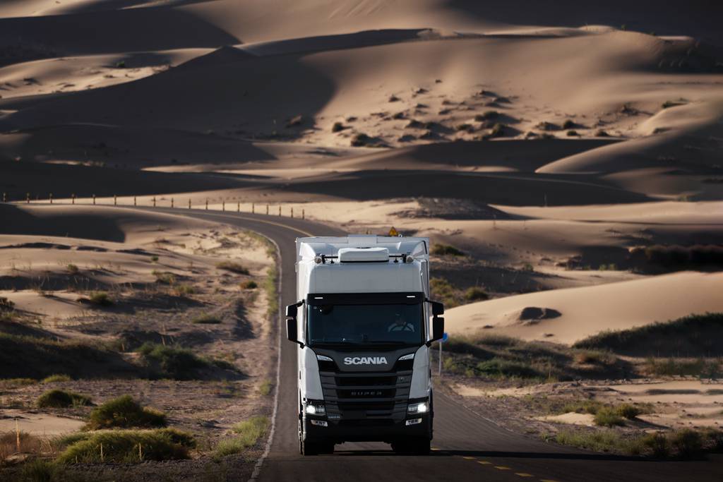 شاحنة الجر سكانيا SUPER 6×4 تُطلق رسمياً، لتوسيع سيناريوهات النقل المتنوعة