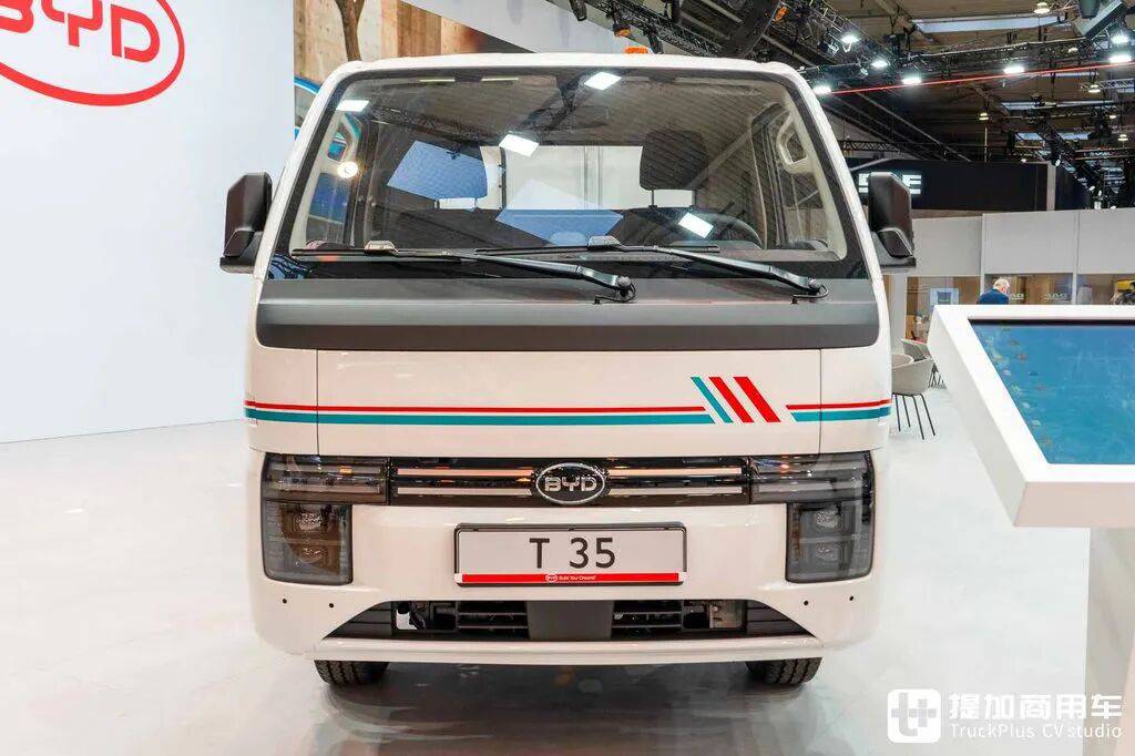 هل تتوجه شاحنة BYD T4 الخفيفة إلى أوروبا؟ نسخة T35 الخارجية تظهر في هانوفر