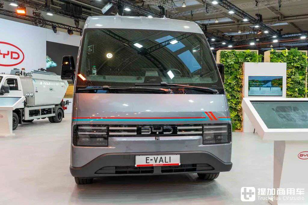 شاحنة BYD المغلقة النادرة في السوق المحلي؟ خيار الدفع الرباعي والتفريغ الخارجي — تجربة BYD E-Vali بالتفصيل
