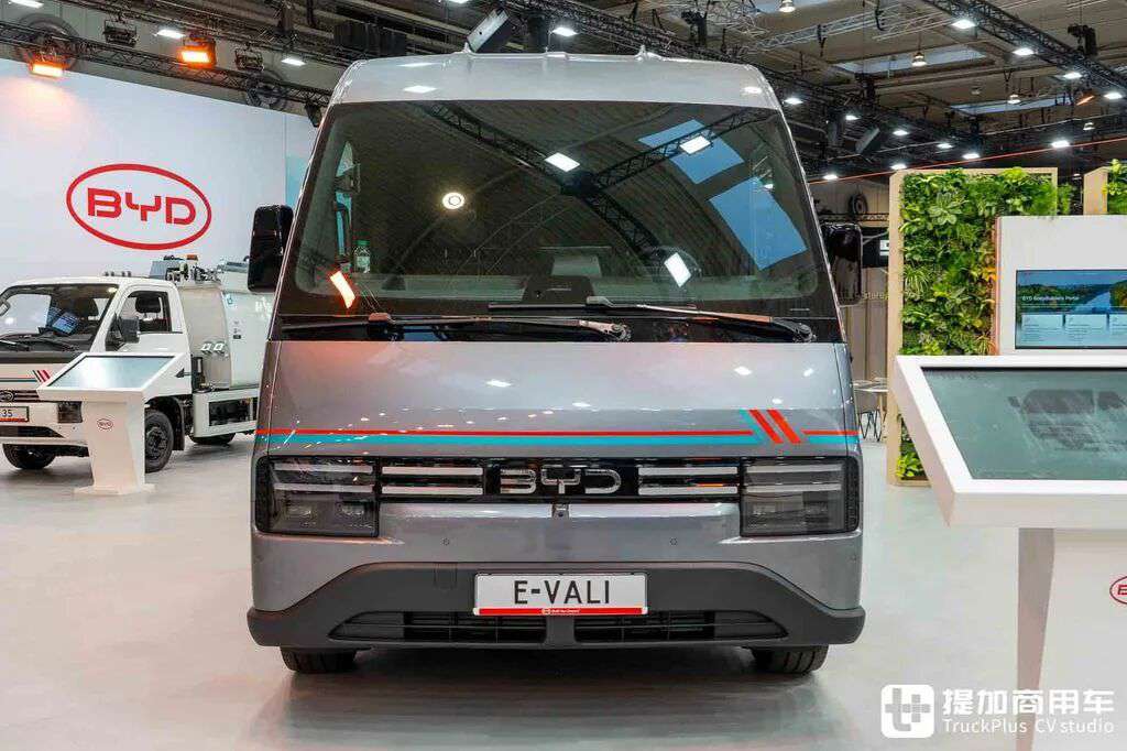 شاحنة BYD المغلقة النادرة في السوق المحلي؟ خيار الدفع الرباعي والتفريغ الخارجي — تجربة BYD E-Vali بالتفصيل