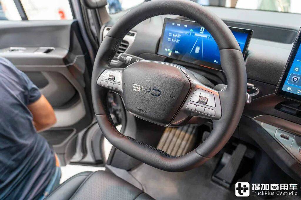 شاحنة BYD المغلقة النادرة في السوق المحلي؟ خيار الدفع الرباعي والتفريغ الخارجي — تجربة BYD E-Vali بالتفصيل
