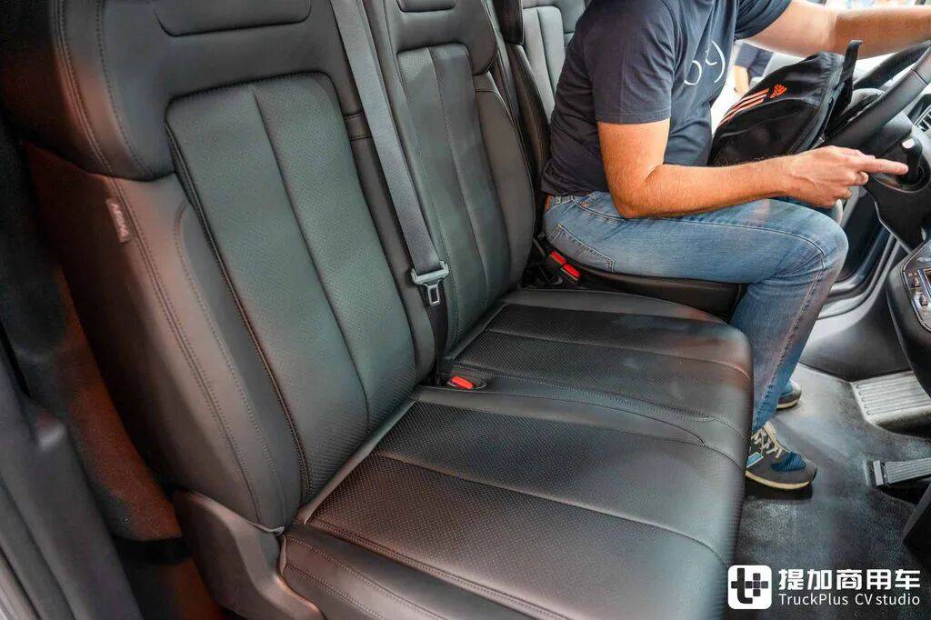شاحنة BYD المغلقة النادرة في السوق المحلي؟ خيار الدفع الرباعي والتفريغ الخارجي — تجربة BYD E-Vali بالتفصيل